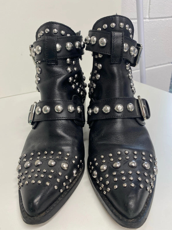 Fabulous Kurt Geiger Sybil studded boots Uk4 stunning SS002