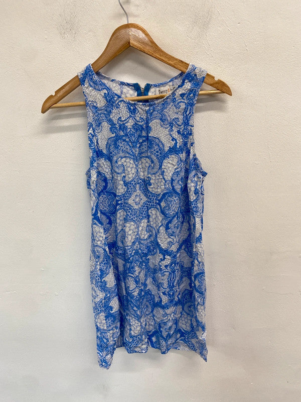 Lovely sunny girl mini blue white pattern dress UK 12 MS002