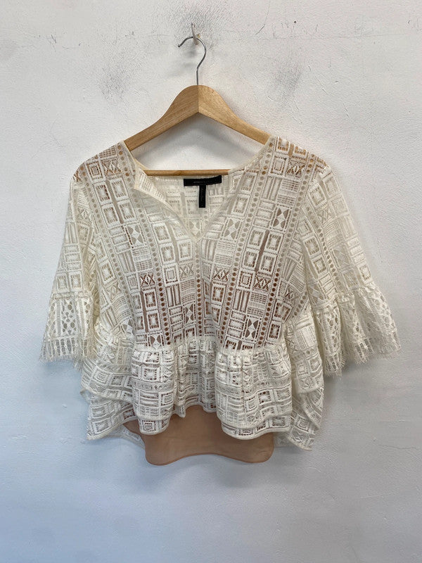 Lovely bcbgmaxazria underlayer white lace “immane” top UK s HS001