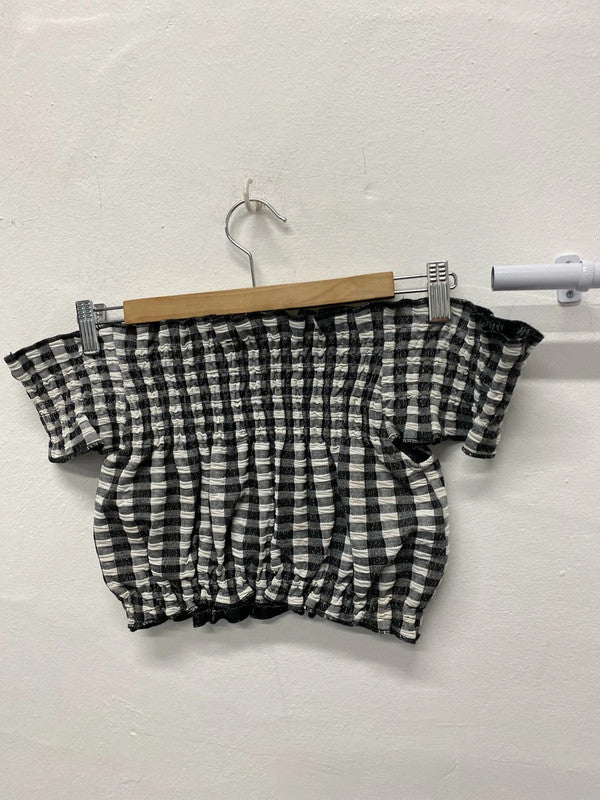 Super cute gingham black & which cropped gypsy topUk10 JB001
