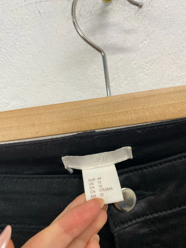 Lovely H&M black faux leather skinny jeans UK 16 KM003