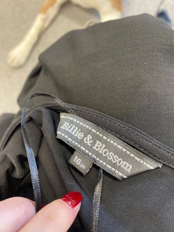 Lovely billie & blossom black flare midi gold cuff dress UK 16 AO001