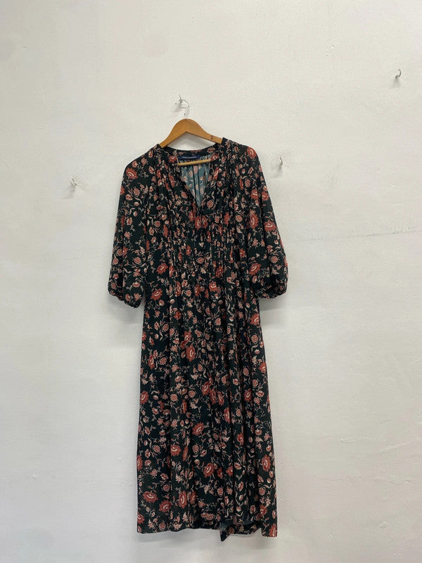 Gorgeous French connection dark green floral UK 16 FR001