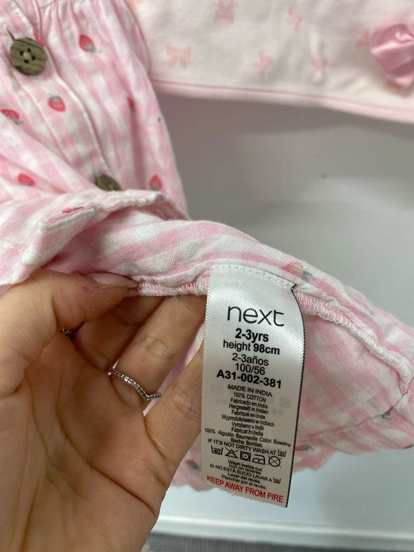 Lovely bundle of girls clothings / accessories Uk 2-3 AL002