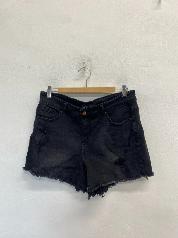 Gorgeous black washed simply be fern distressed denim shorts UK 14 LB010