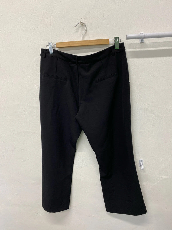 Fabulous Black cropped formal trousers Uk12 Sosandar LW005