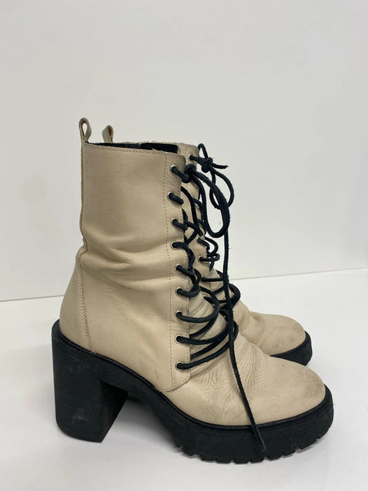 Fabulous Free People Dylan Cream Leather boots Uk4 SS002