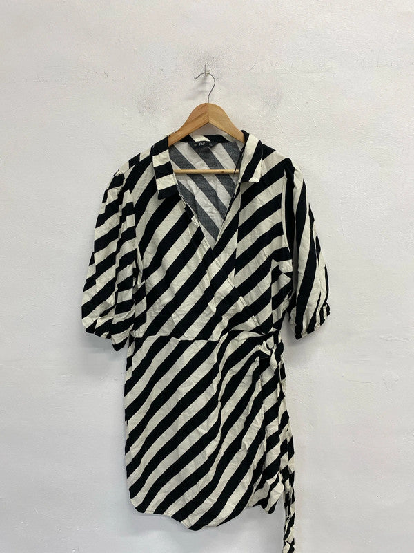 Fabulous diagonal striped Ivory black casual Dress Uk22 F&F flirty CR002