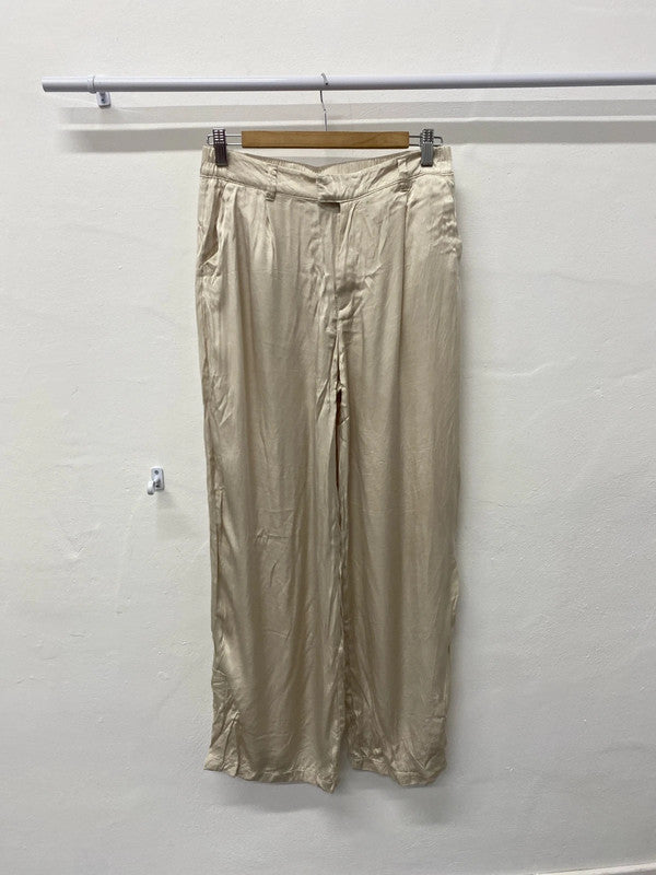 Fabulous Bershka champagne loose fit elastic waist trousers Uk L KS002