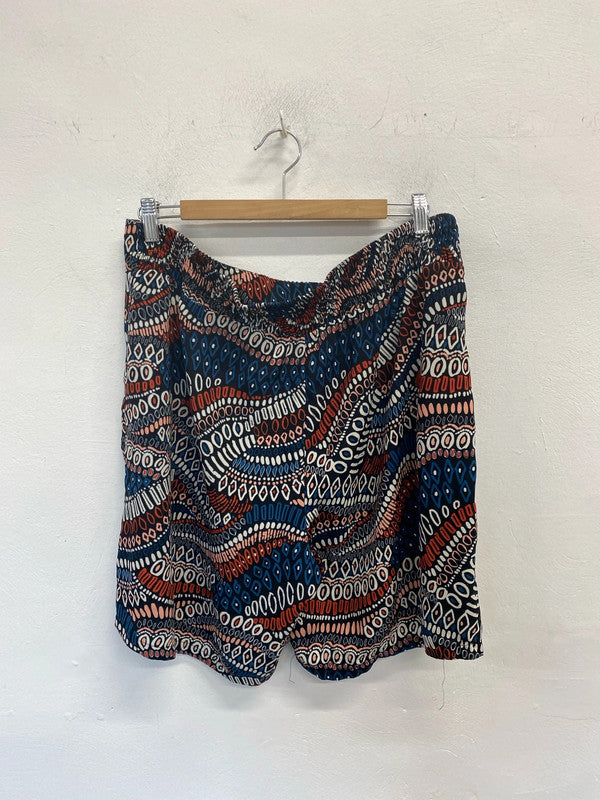 Lovely Shein blue red pattern floaty shorts UK 20 YM001