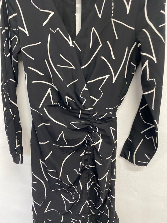 Stunning river island black white abstract mini dress UK S KM004