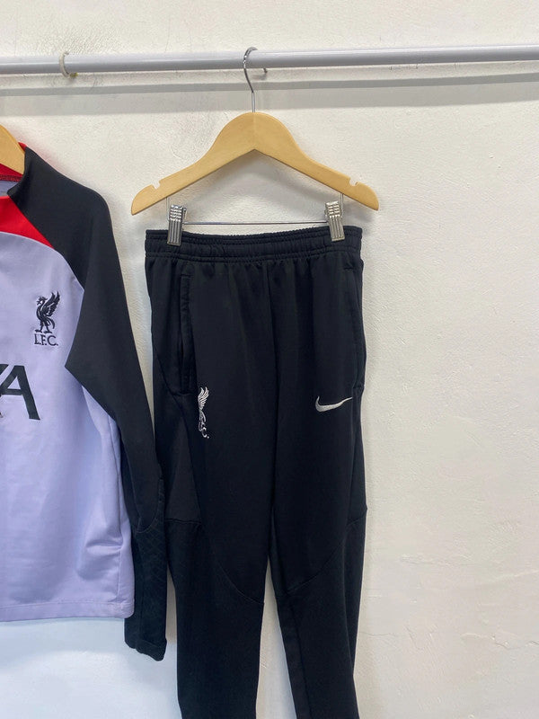 Fabulous boys Liverpool Nike dri fit training kit age 12-14yrs #32 JP001