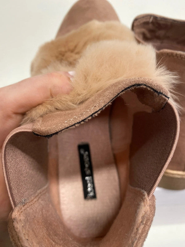 Fabulous Ideal shoes pink fluffy boots uk6 GK002