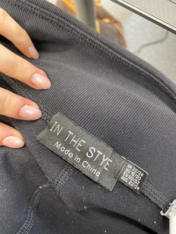 Lovely in the style black leggings UK 22/24 RM002