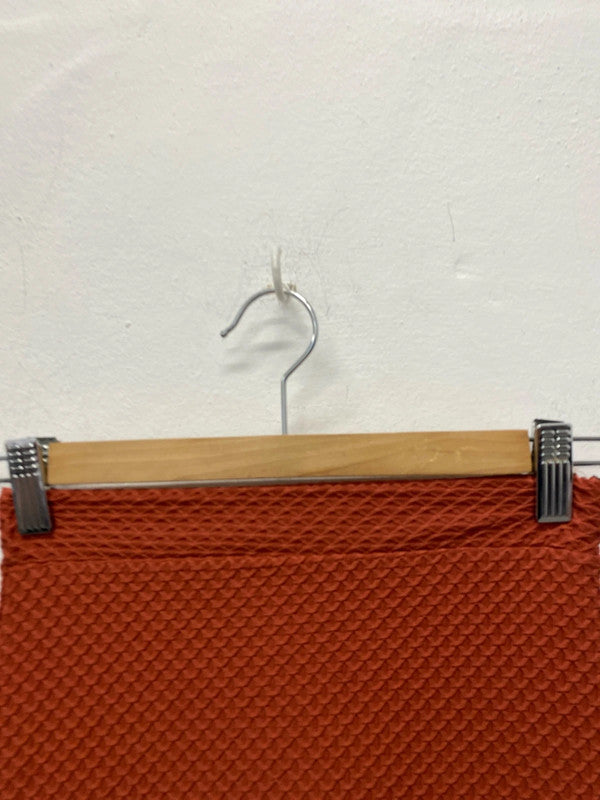 Fabulous textured pencil skirt from Missguided Uk8 burnt orange JA001