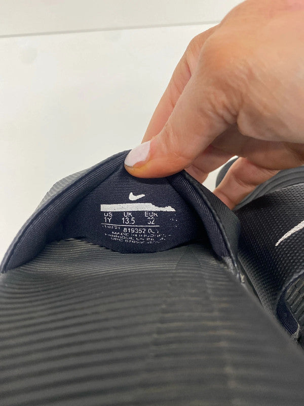 Fab Kids Kawa Nike Black sliders size 13.5 JP001