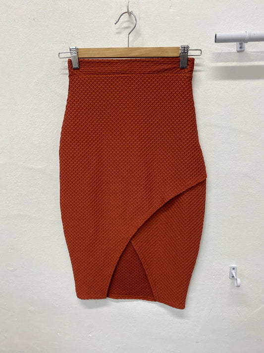 Fabulous textured pencil skirt from Missguided Uk8 burnt orange JA001