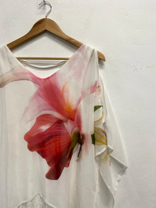 Lovely Wallis cut out shoulder floral cut out shoulder top UK S KM004