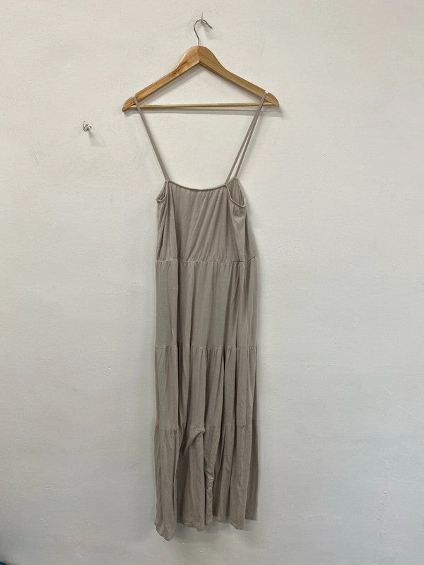 Boohoo Stylish Taupe Tiered Dress UK 16 JB005