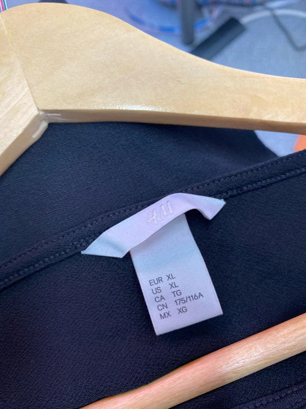 Fabulous Black blouse slight puff sleeve UkXL H&M IM001