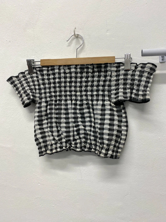 Super cute gingham black & which cropped gypsy topUk10 JB001