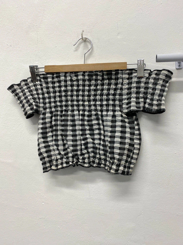 Super cute gingham black & which cropped gypsy topUk10 JB001