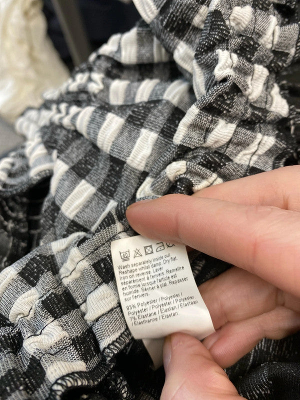 Super cute gingham black & which cropped gypsy topUk10 JB001