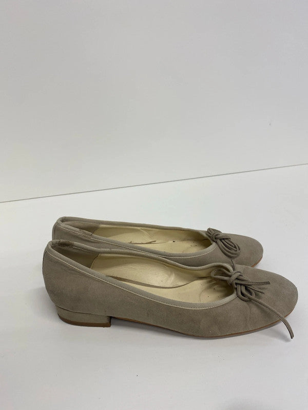 Cute classic Beyond Skin ballerinas taupe Uk7 EU 40 not leather RF001
