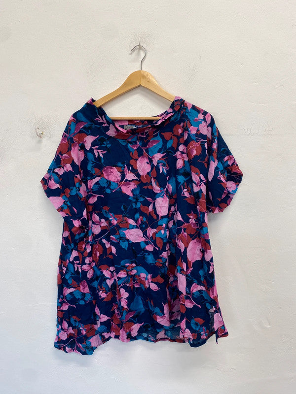 Lovely kit and kaboodal floral pink blue leaf lightweight top UK one size IM001