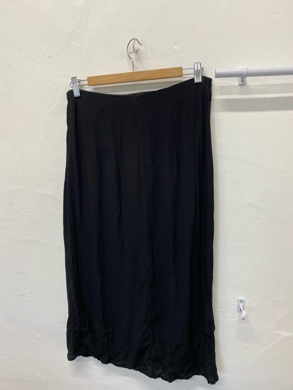 Fabulous Pencil skirt from H&M crepe fabric Uk12 JB001