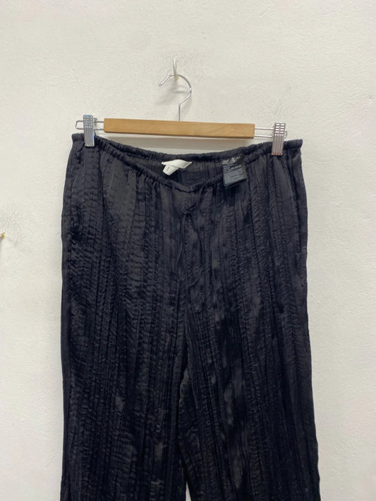 Lovely H&M pleated black Harlem pants UK M KS002