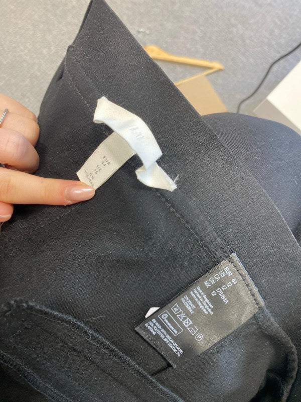 Lovely H&M black cropped office trousers UK 16 KM003