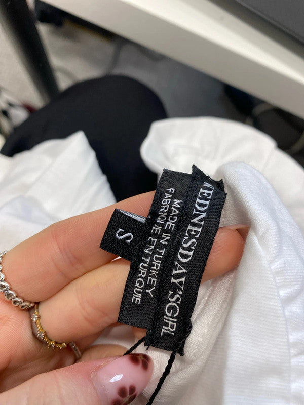 Stunning Wednesdays girl white collared long sleeve crop top UK S JH001