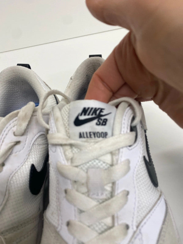 Fabulous Nike SB Alleyoop low trainers White black UK6 Youth JP001