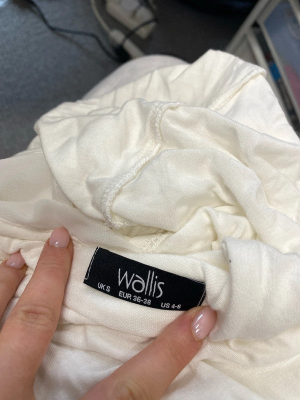 Lovely Wallis cut out shoulder floral cut out shoulder top UK S KM004