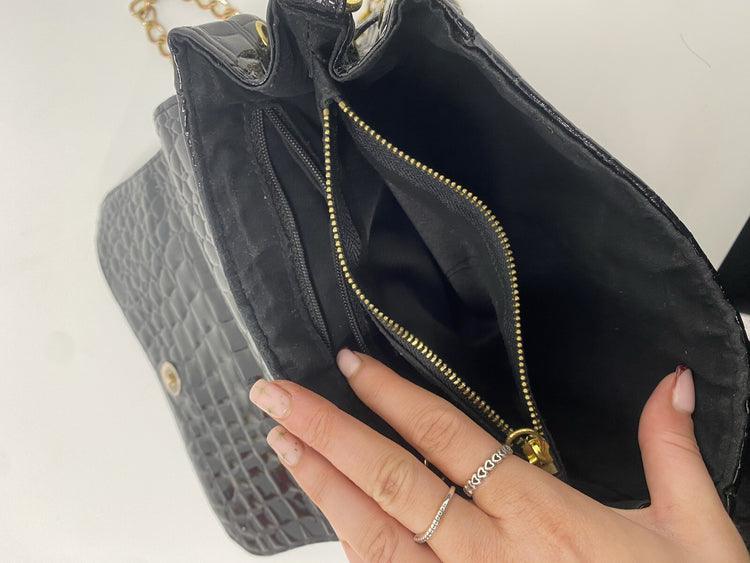 Fred Perry Amy Winehouse Black Gold Charm Chain Bag One Size LB002