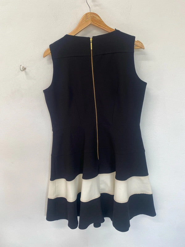 Gorgeous monochrome Closet curves midi dress 16 KM003