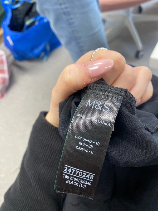 Lovely autograph black lightweight top UK 10 SS002