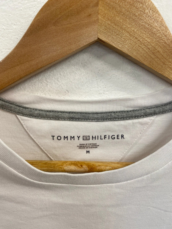 Classic Tommy Hilfiger embroidered logo tee M SD001