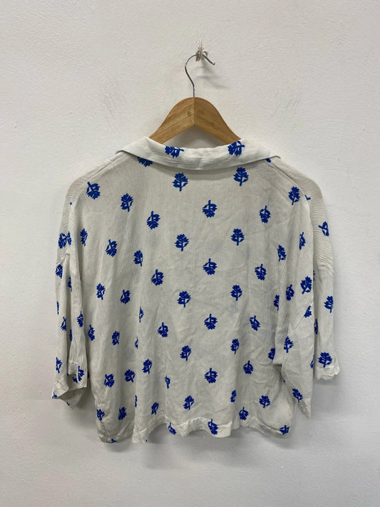 H&M Chic Cream Cropped Floral Pattern Blouse Size S CM007