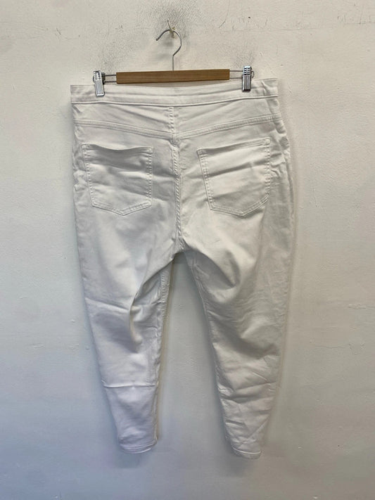 Gorgeous m&s white super skinny jeans UK 18 KN002
