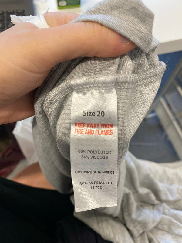 Lovely bundle of active wear t shirts Primark papaya UK 18-24 YM001