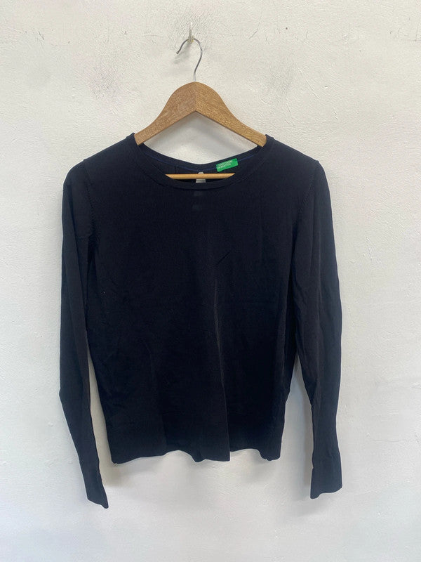 Lovely United colors of Benneton black jumper UK L SS002