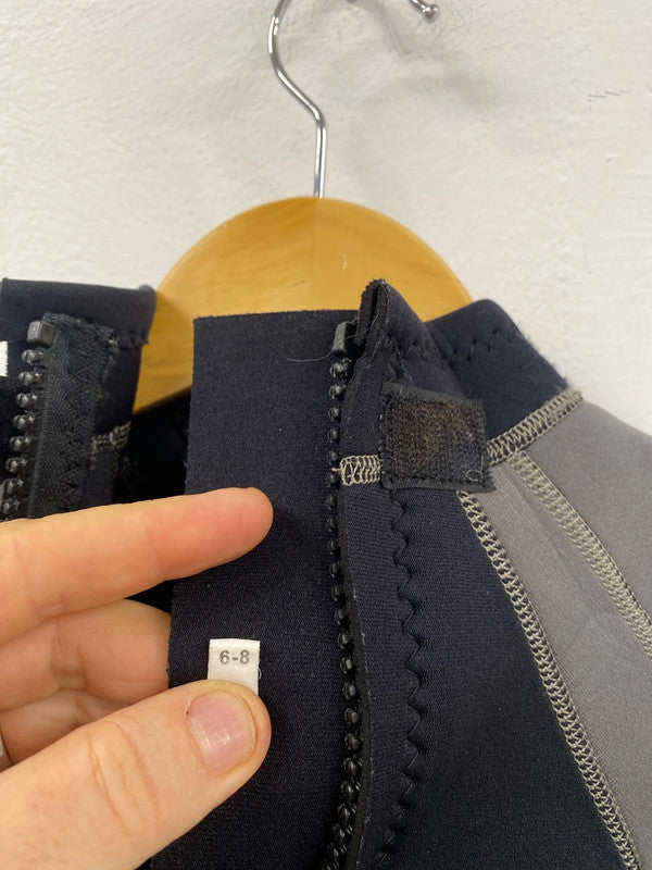 Summer fun Osprey shortie wetsuit black grey 6-8 CR002