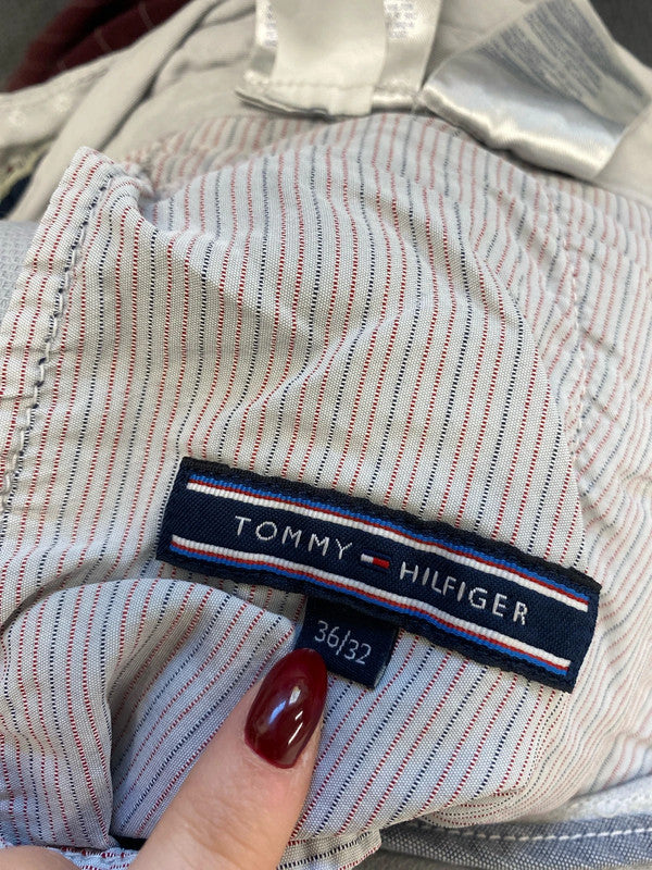 Lovely men’s Tommy Hilfiger light grey chino w 36 l 32 CJ001