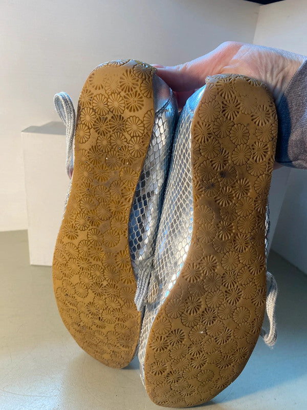 Angeline Tournier Silver snakeskin Trainers Red Heart Uk3 SP002’summer