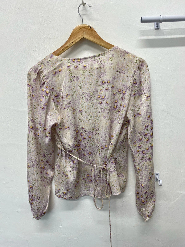 Fabulous H&M lilac flora wrap top lightweight fabric UkS JB001