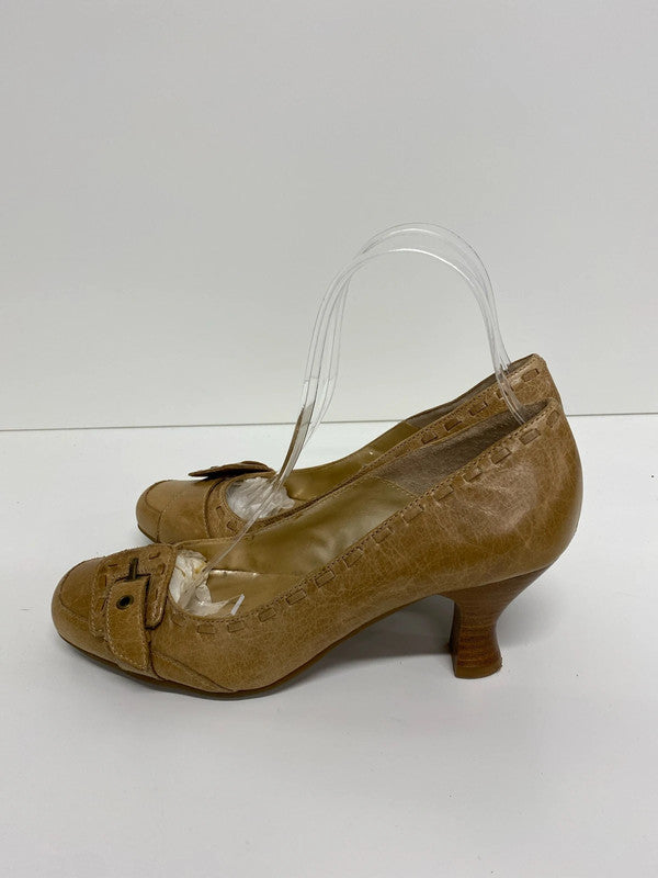 Fabulous Moda in Pelle caramel leather court shoes events formal Uk5 KM004