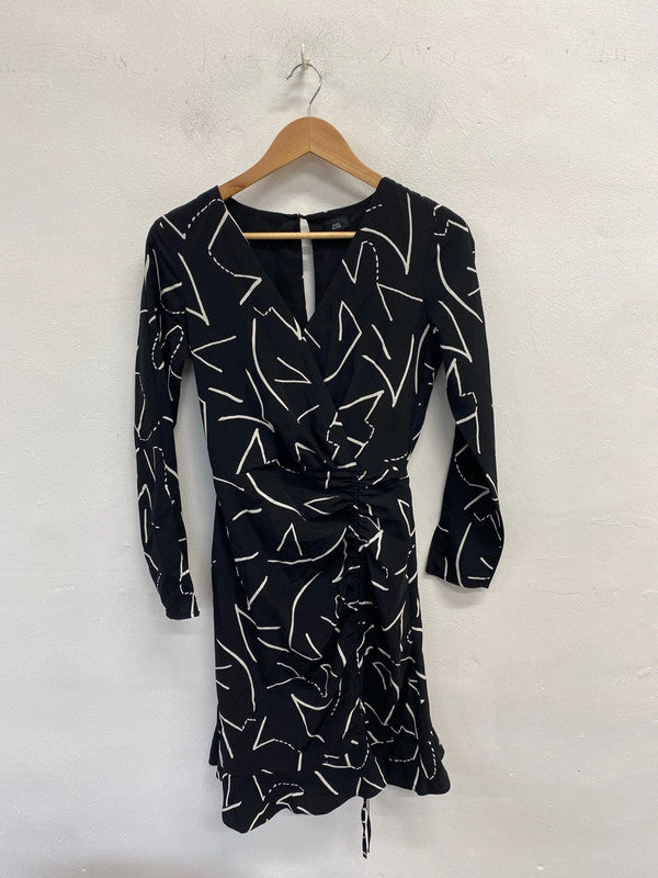 Stunning river island black white abstract mini dress UK S KM004