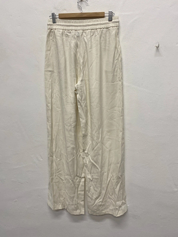 Fabulous Stradivarius Wide leg ivory joggers UkL summer chic KS002